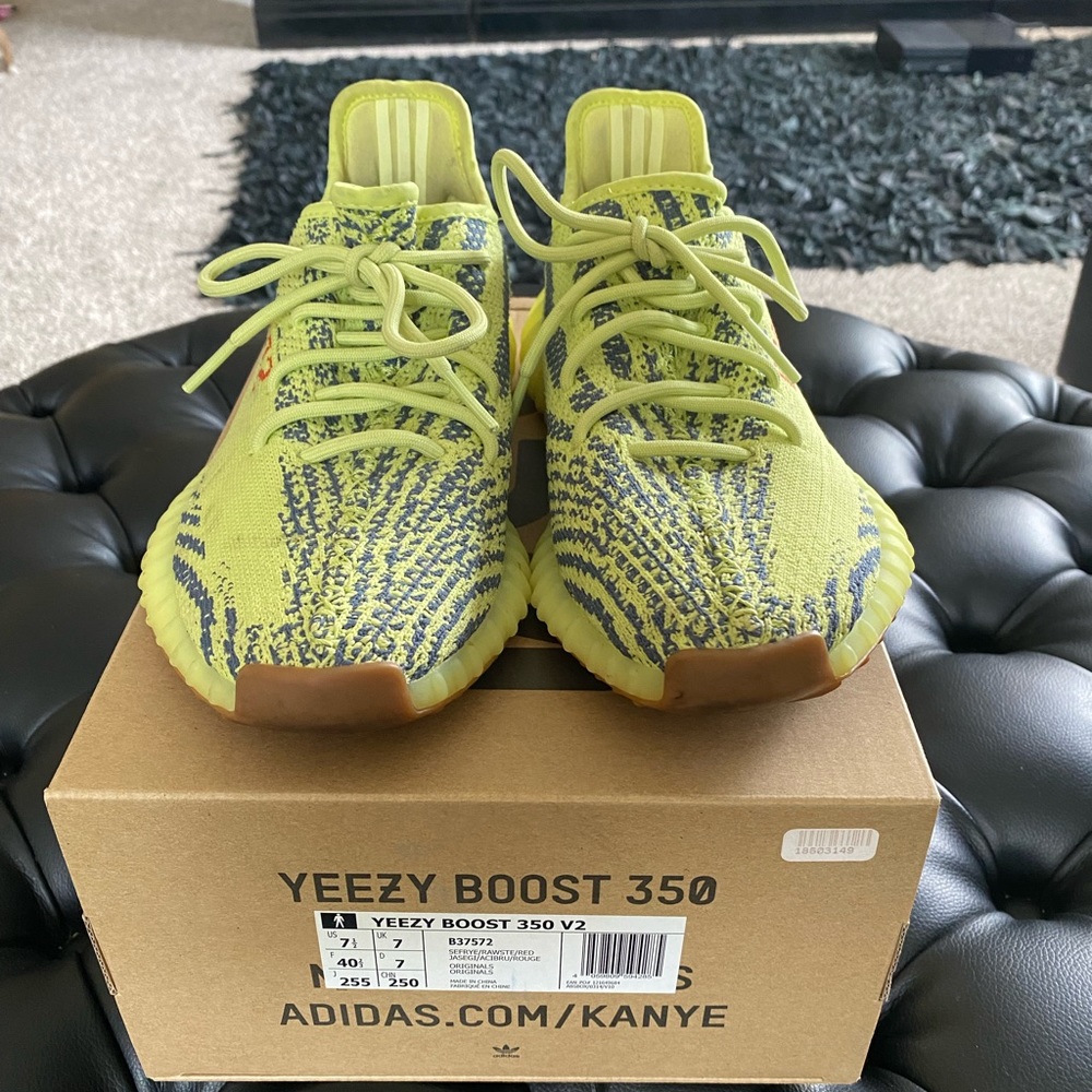 Yeezy Boost 350 V2 Semi Frozen Yellow Size 7.5